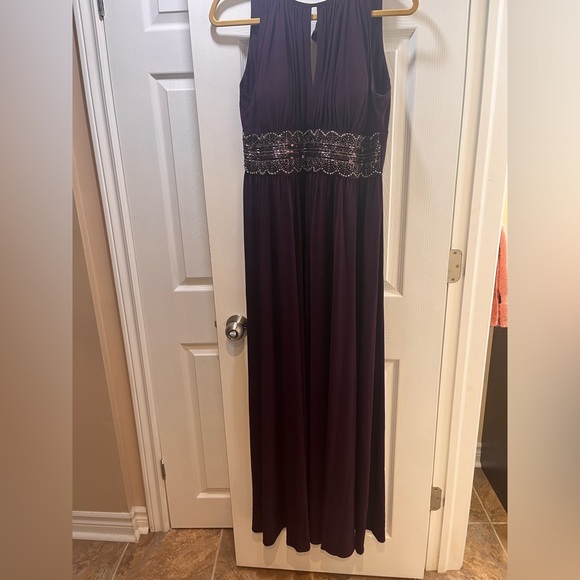 Magenta Coloured Long Formal Dress: Size “12” - Picture 2 of 16
